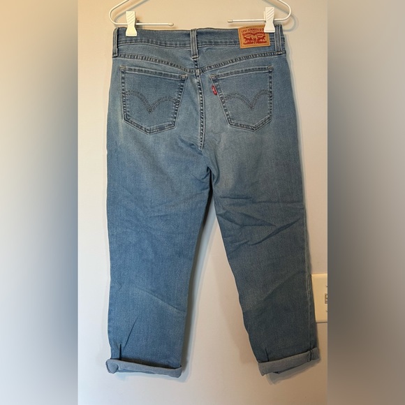 Levi’s Light Wash Denim - Picture 2 of 2